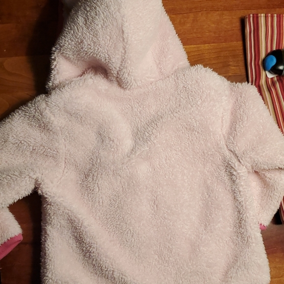 Pink fuzzy jacket - Picture 2 of 5